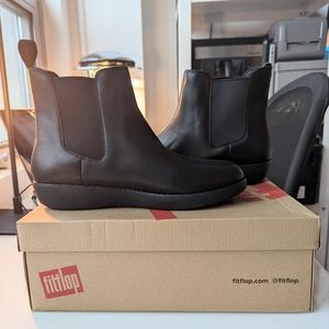 FitFlop Women’s Sumi Chelsea Boots US SIZE 9 EUR SIZE 41 BLACK NEW WITH BOX